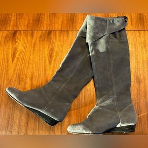 Chinese Laundry Gray Suede Boots 8